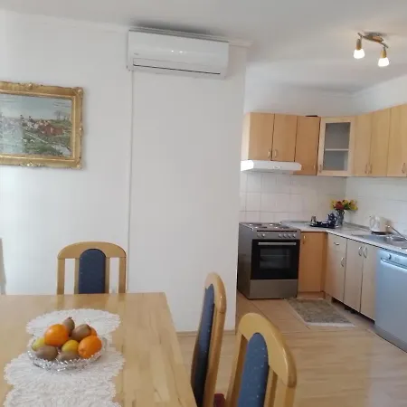 Sanja - 212 Apartman *