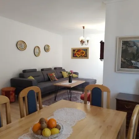 Sanja - 212 Apartman