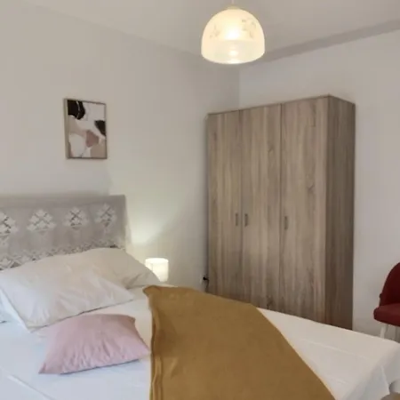 Sanja - 212 מוסטר