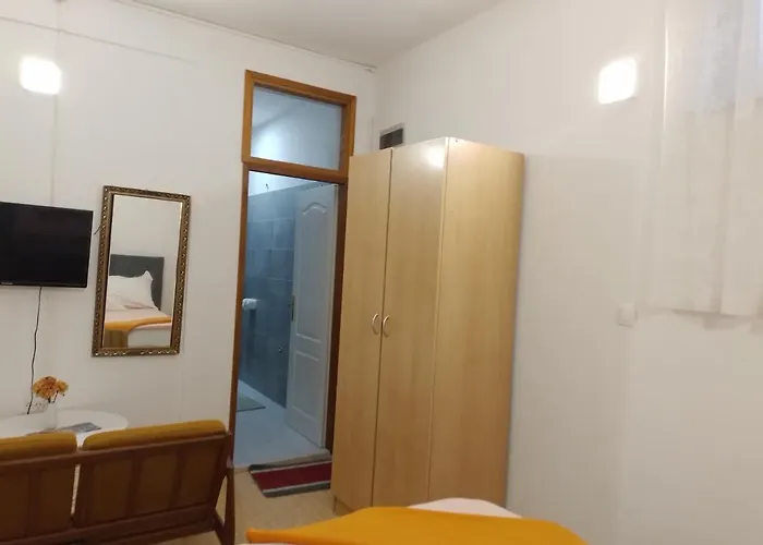 Sanja - 212 מוסטר