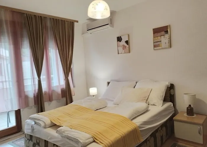 Sanja - 212 מוסטר