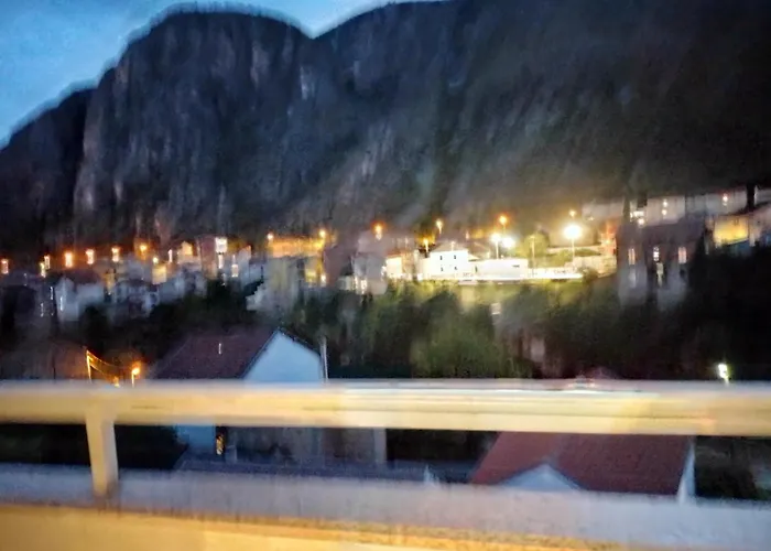 Sanja - 212 מוסטר